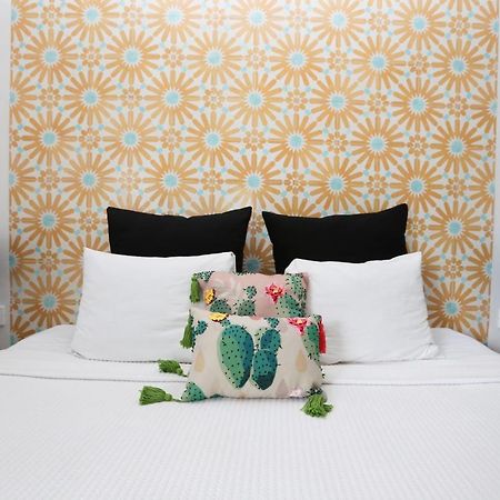 Hotel Casa Chukum Bacalar Exteriér fotografie A bed with cushions