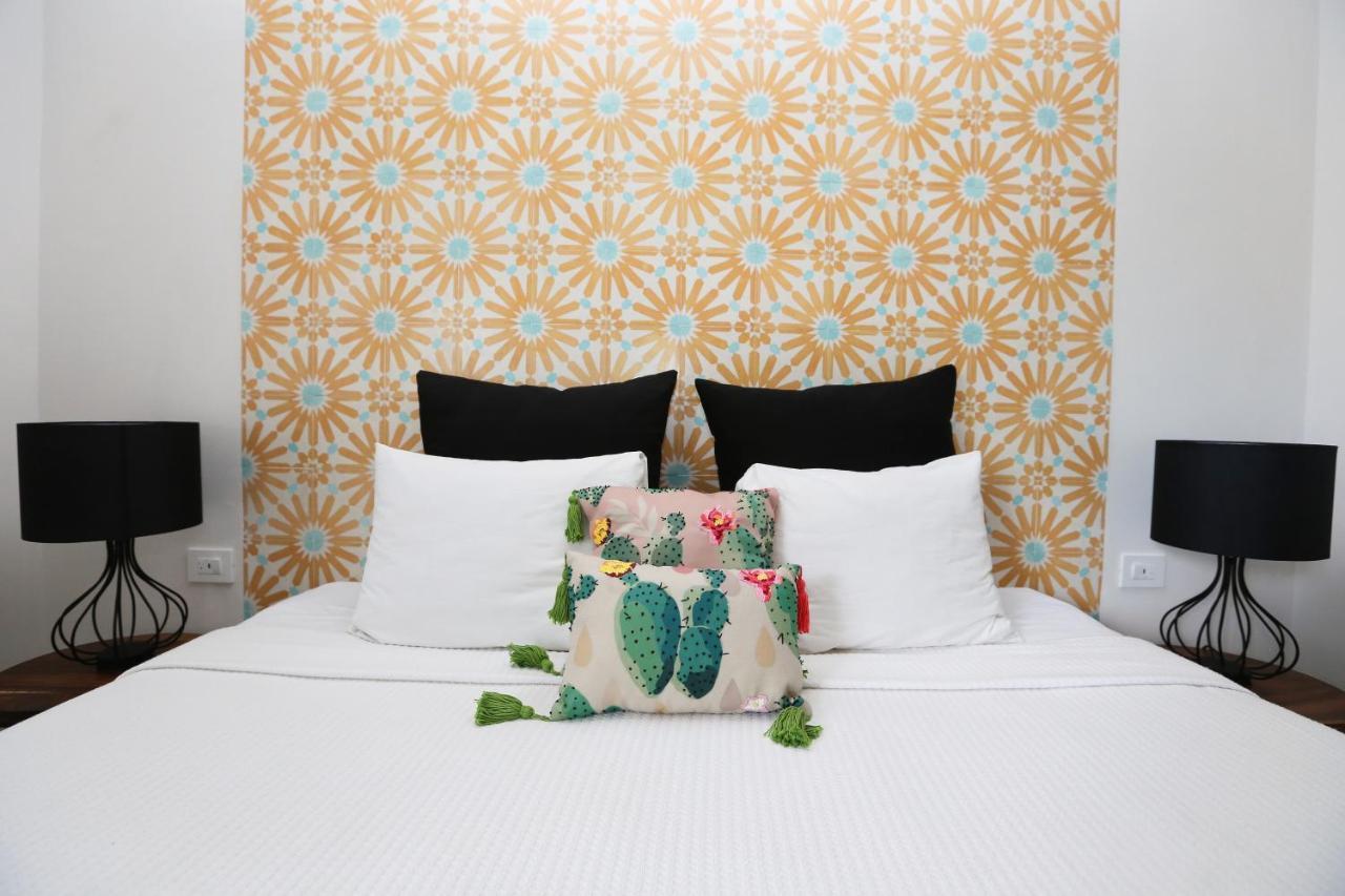 Hotel Casa Chukum Bacalar Exteriér fotografie A bed with cushions